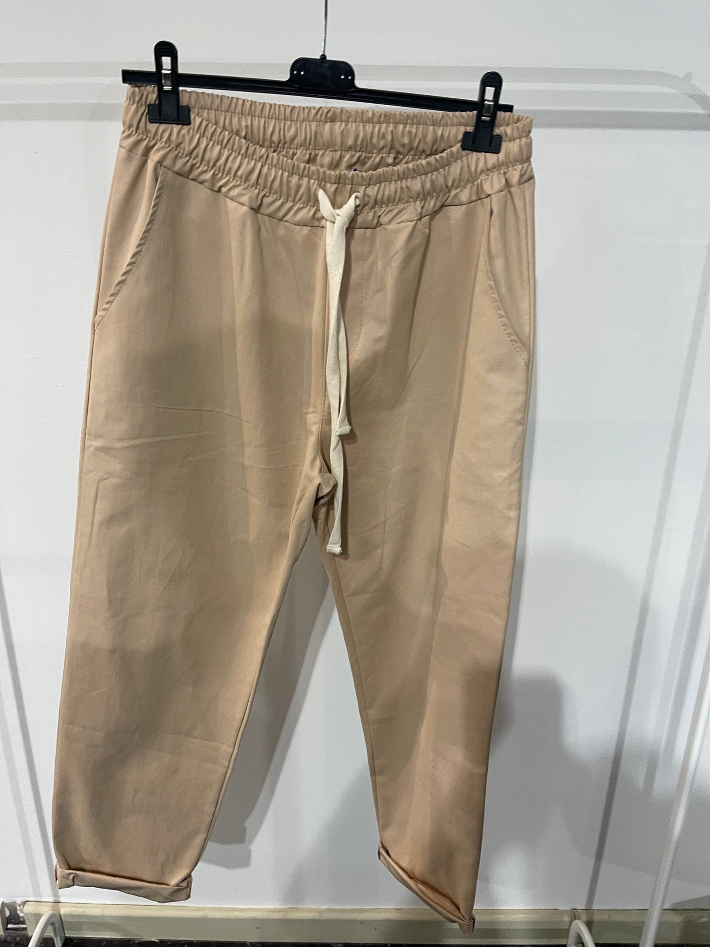 pantalone uomo color crema elastico in vita