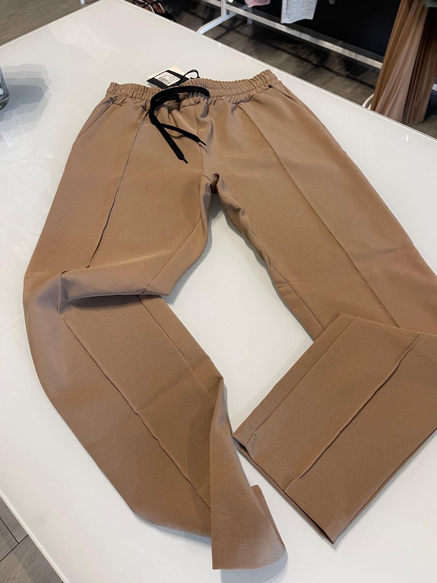 pantalone cammello da donna dritto