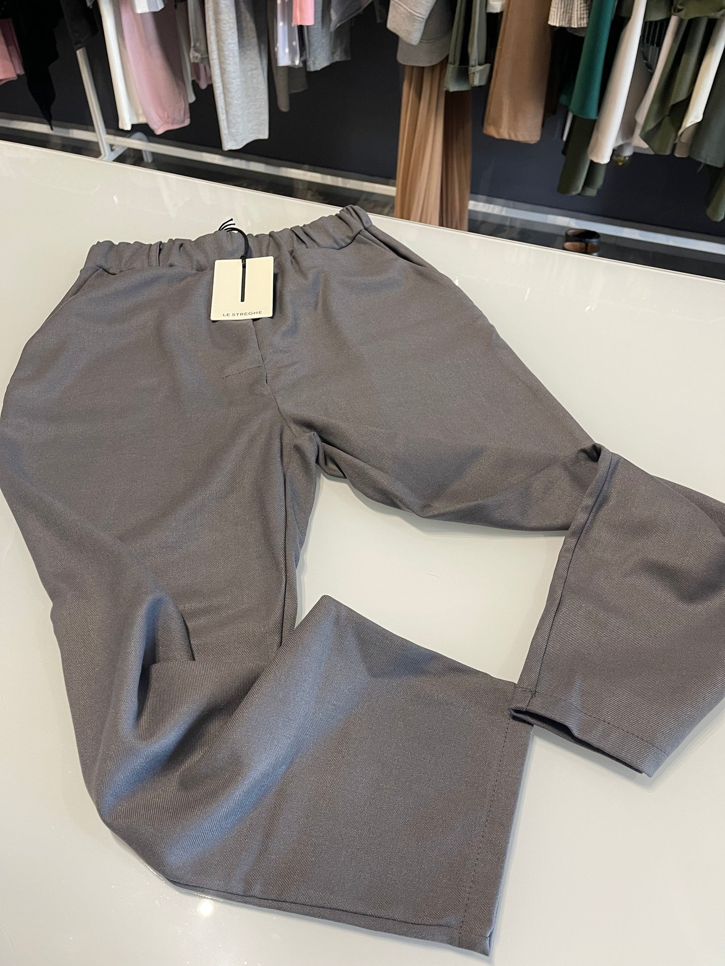 pantalone grigio dritto da donna